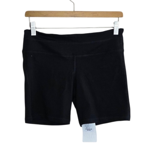 NWT Lululemon | Black Boogie Shorts Luon Roll Waist Size 6 - Picture 1 of 5